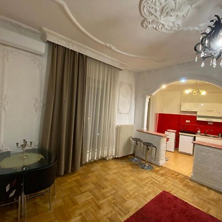 Apartment And Rooms Heart Of The City Budapest Exterior foto