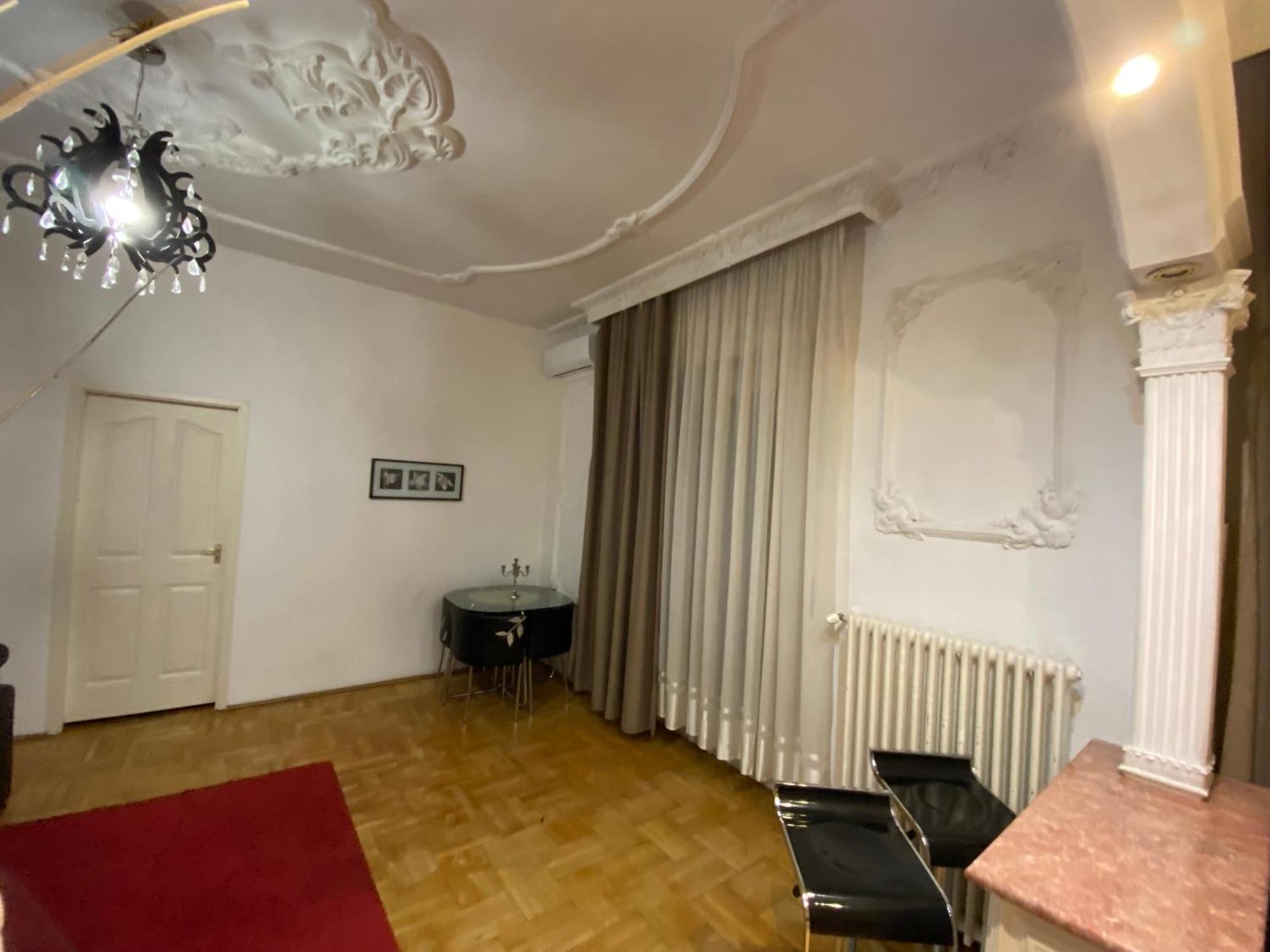 Apartment And Rooms Heart Of The City Budapest Exterior foto