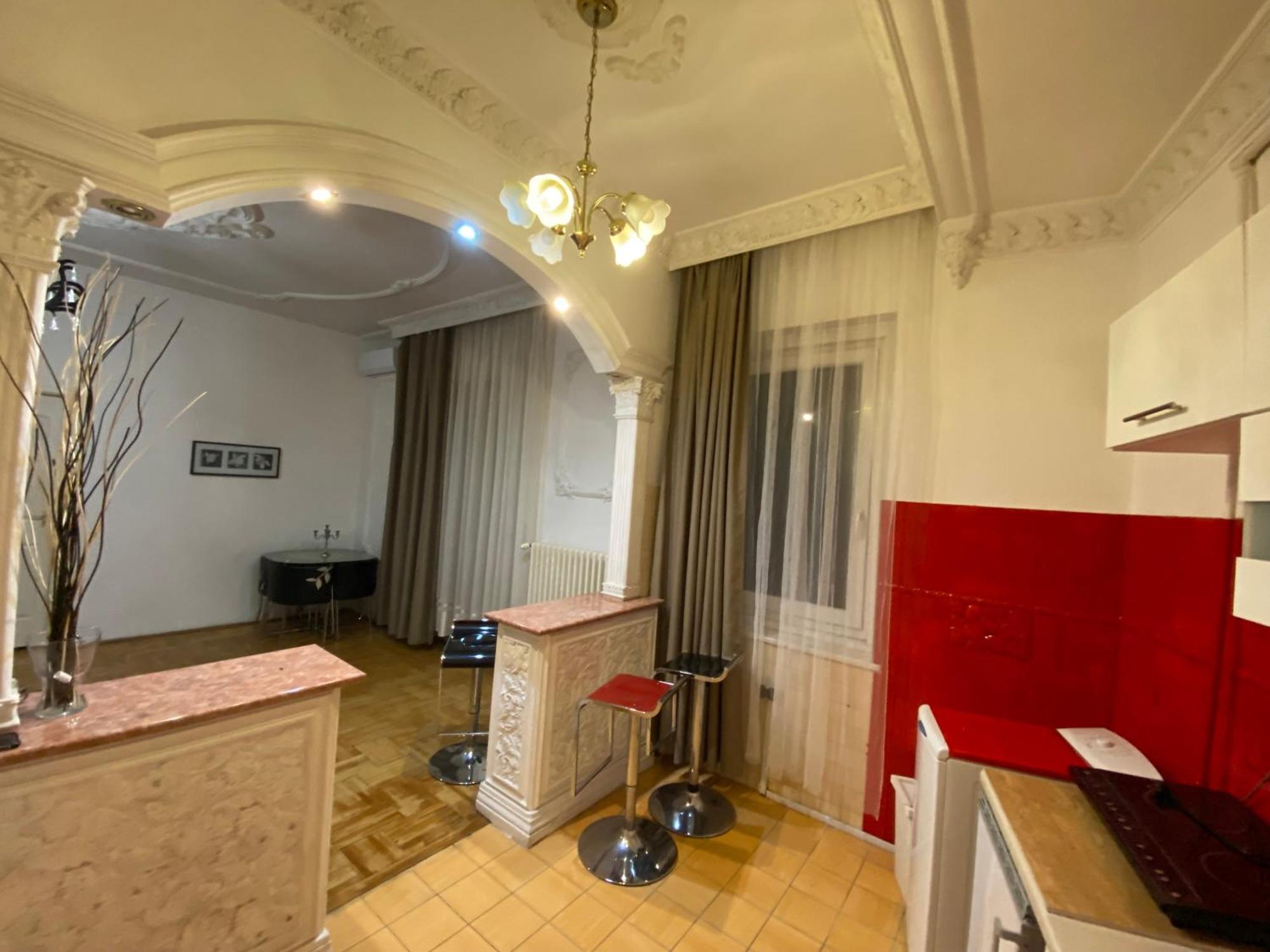 Apartment And Rooms Heart Of The City Budapest Exterior foto
