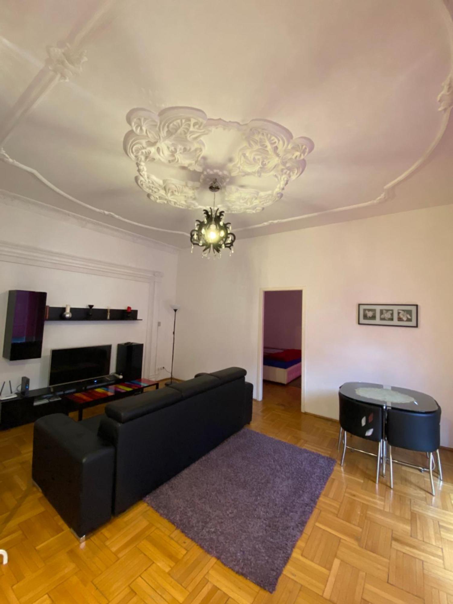 Apartment And Rooms Heart Of The City Budapest Exterior foto