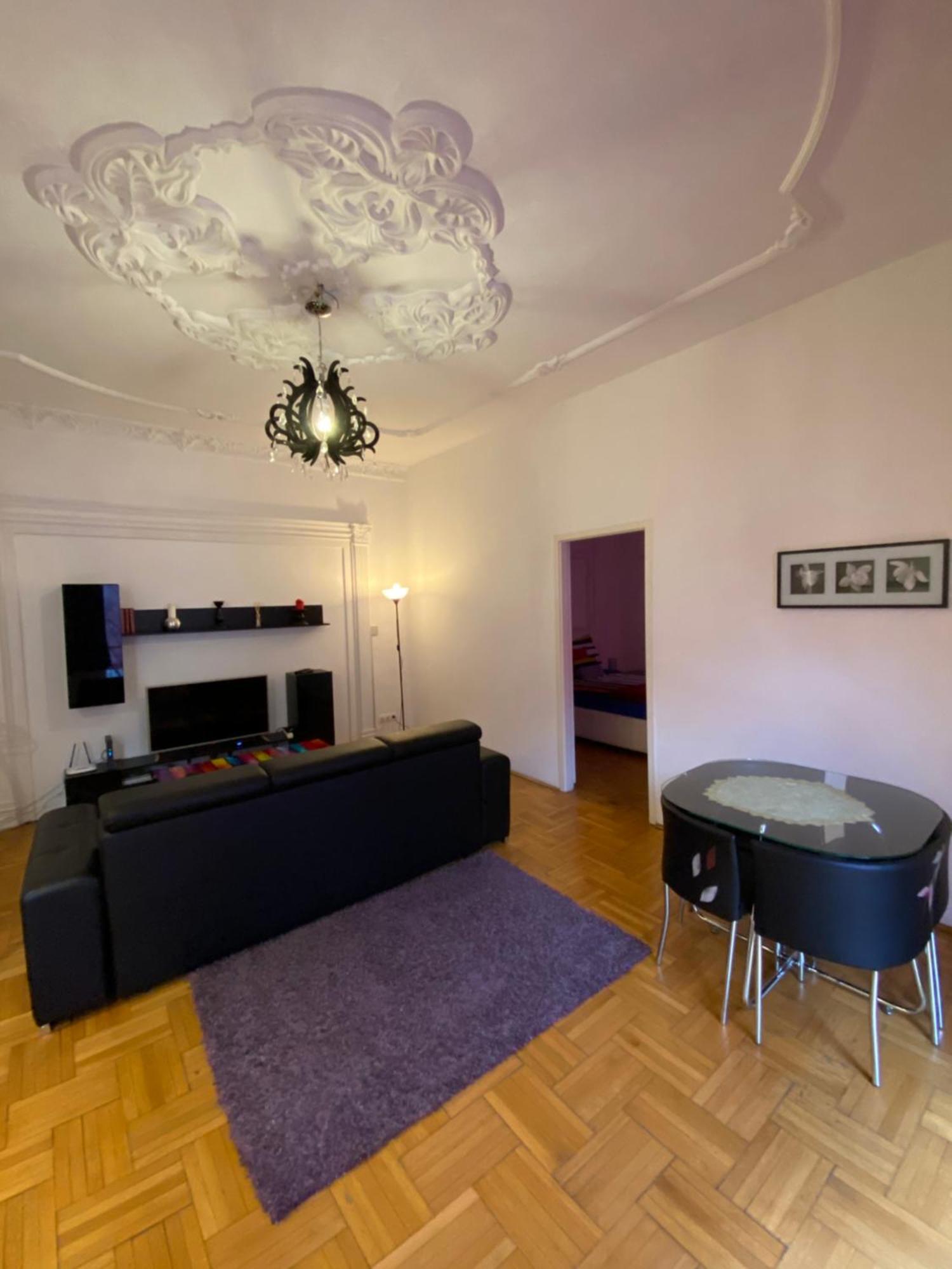 Apartment And Rooms Heart Of The City Budapest Exterior foto