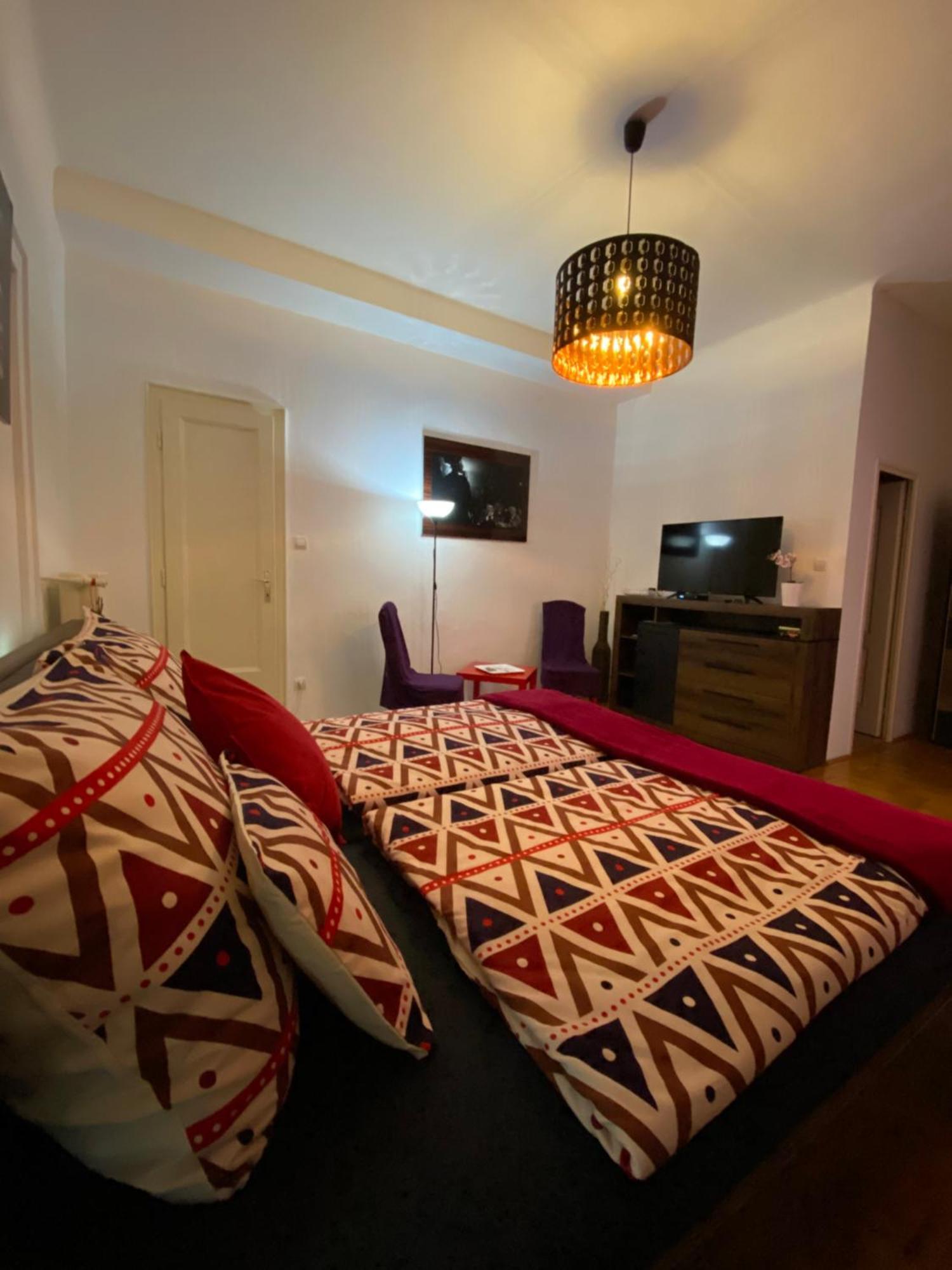 Apartment And Rooms Heart Of The City Budapest Exterior foto