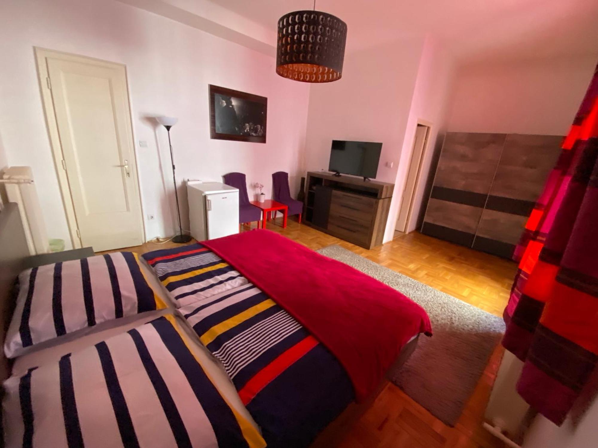 Apartment And Rooms Heart Of The City Budapest Exterior foto