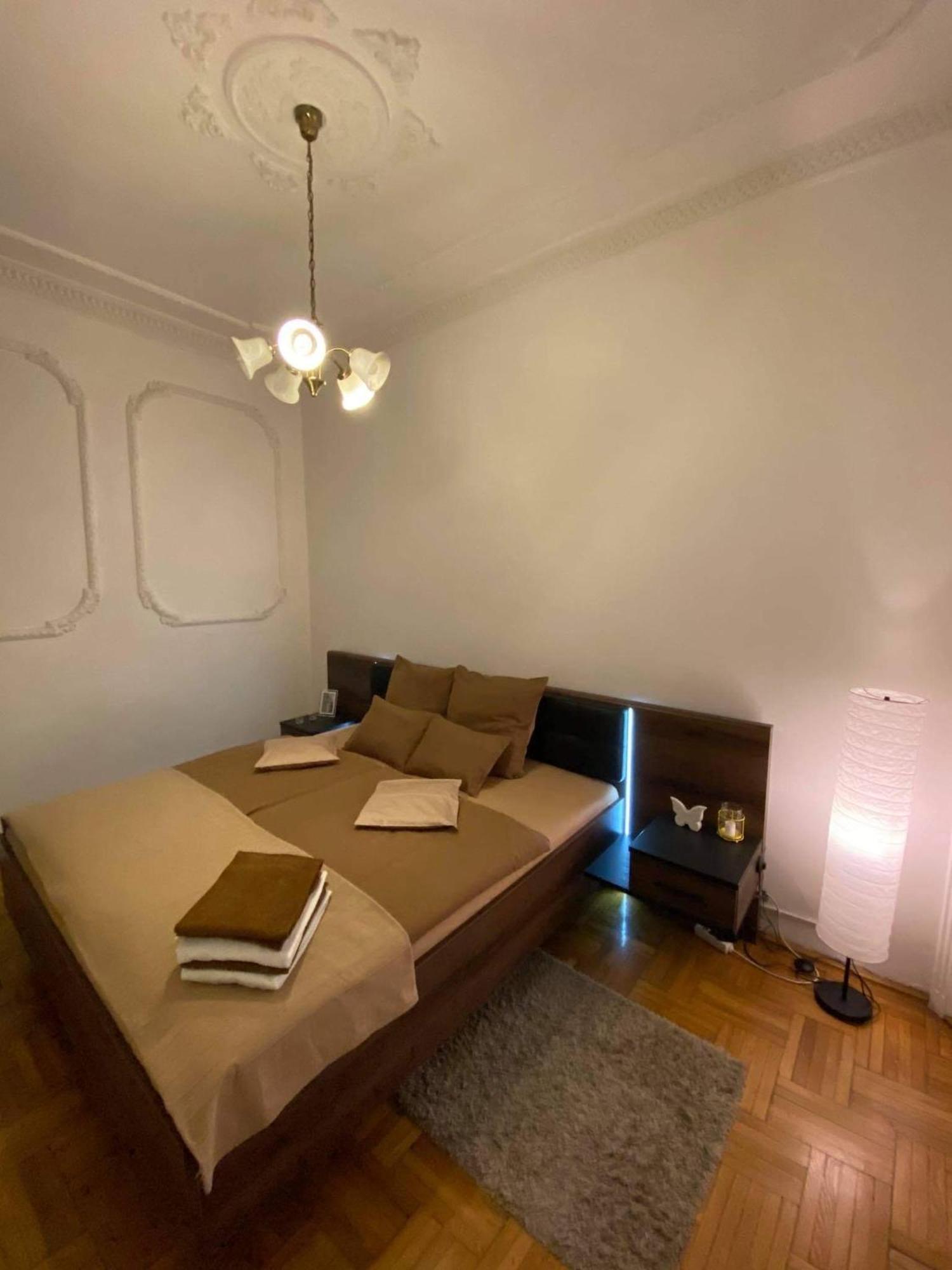 Apartment And Rooms Heart Of The City Budapest Exterior foto
