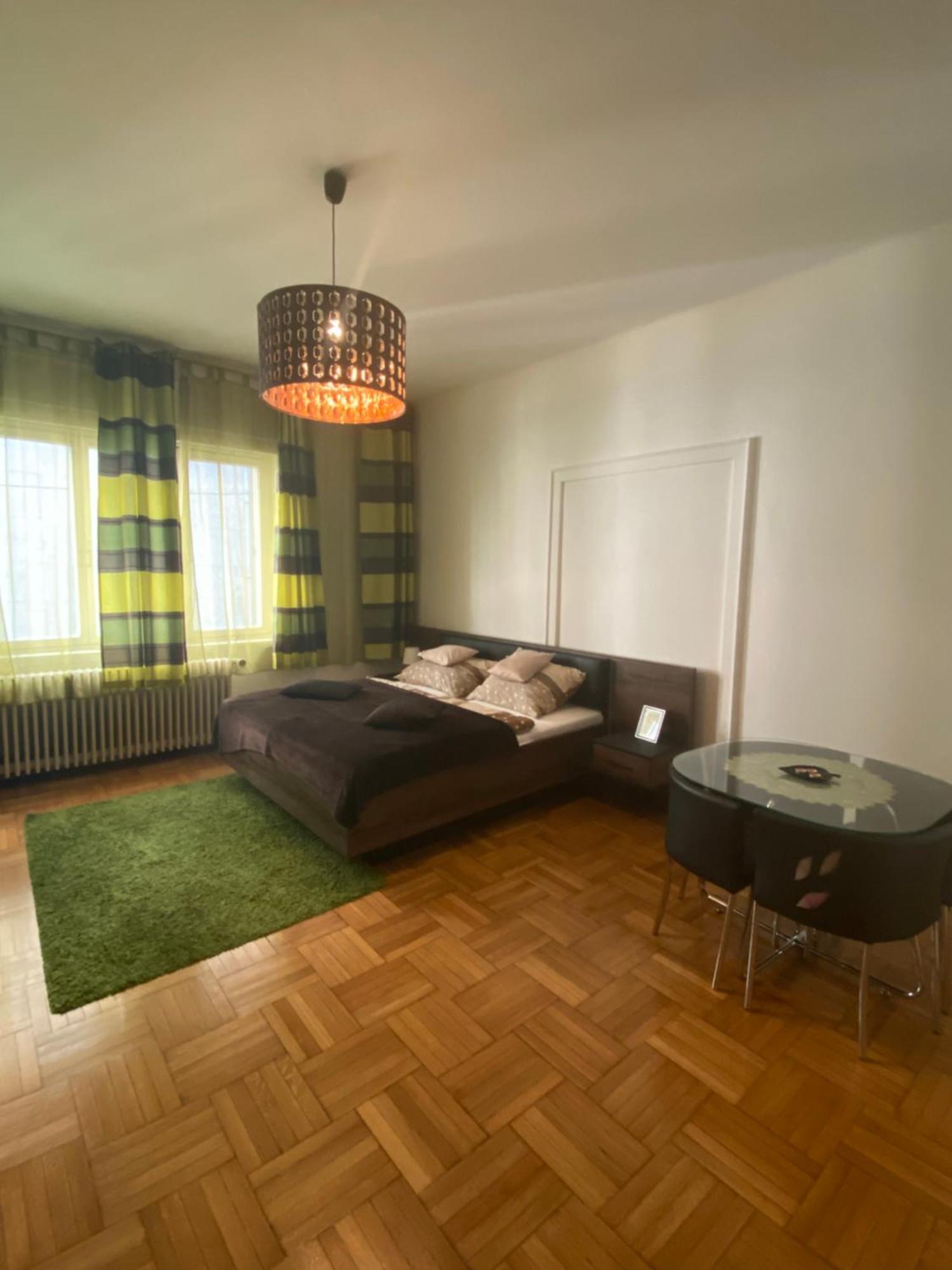 Apartment And Rooms Heart Of The City Budapest Exterior foto