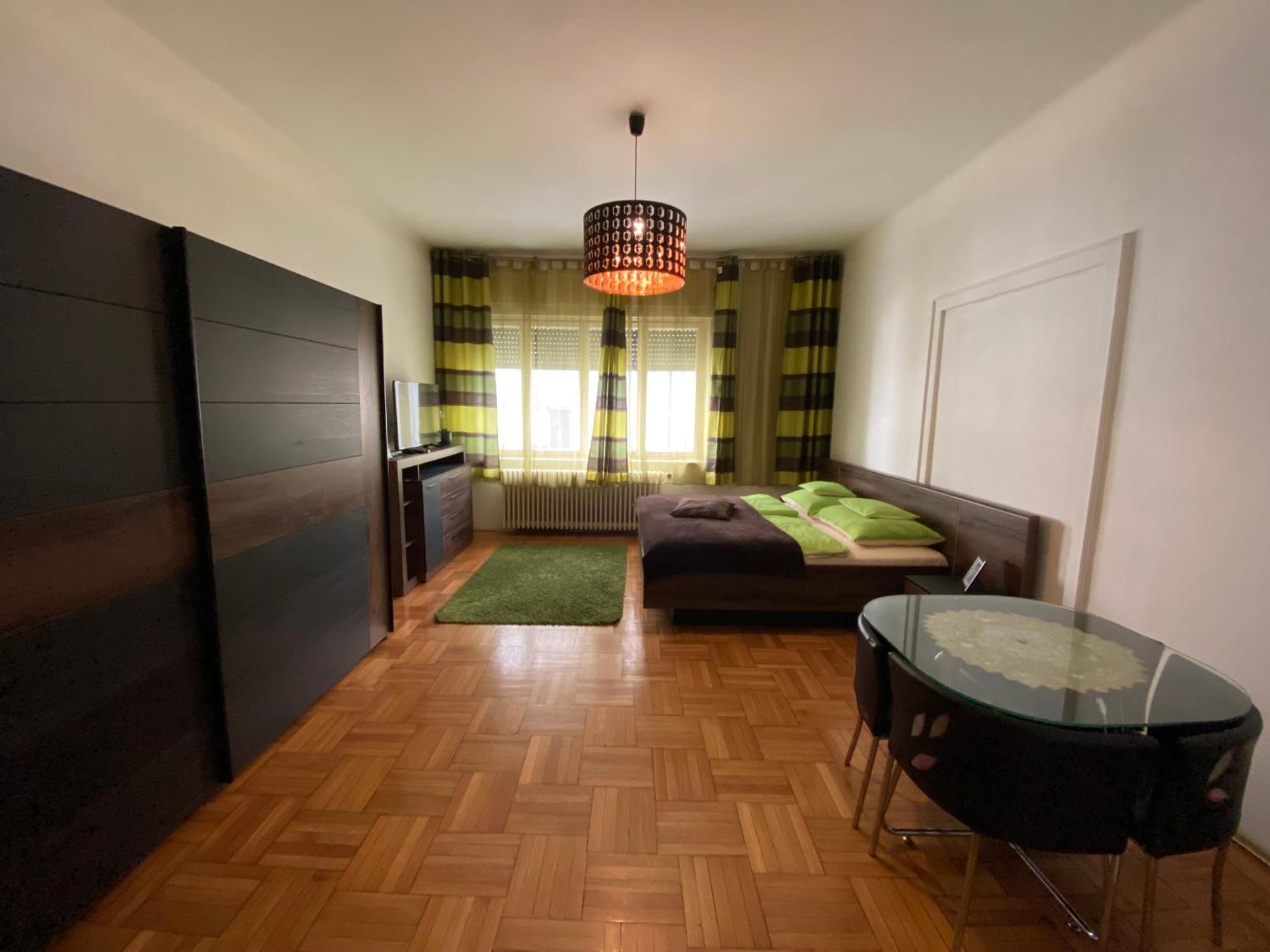 Apartment And Rooms Heart Of The City Budapest Exterior foto