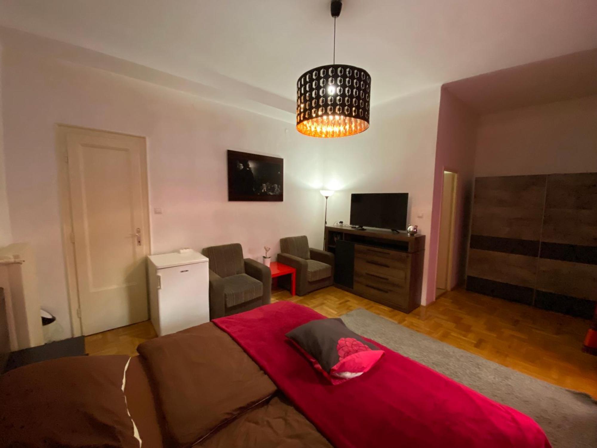 Apartment And Rooms Heart Of The City Budapest Exterior foto
